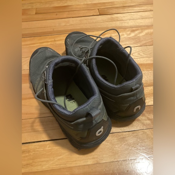 ON running shoes - Picture 3 of 3